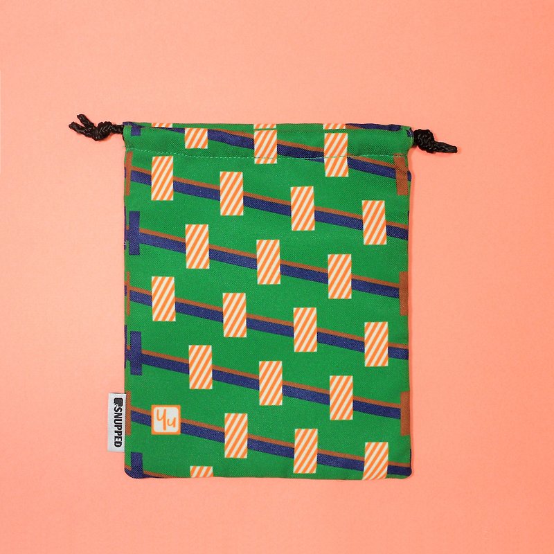 Towers Green Lined Digital Printed Drawstring Pouch Bag / Goodie Bag - กระเป๋าเครื่องสำอาง - เส้นใยสังเคราะห์ สีเขียว