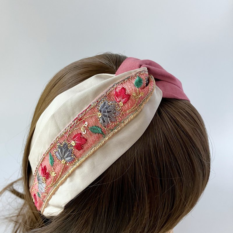 Japanese embroidered satin ribbon with gold edge, blue and red flowers, peach milk tea color Japanese cloth cross headband - เครื่องประดับผม - ผ้าฝ้าย/ผ้าลินิน สีกากี