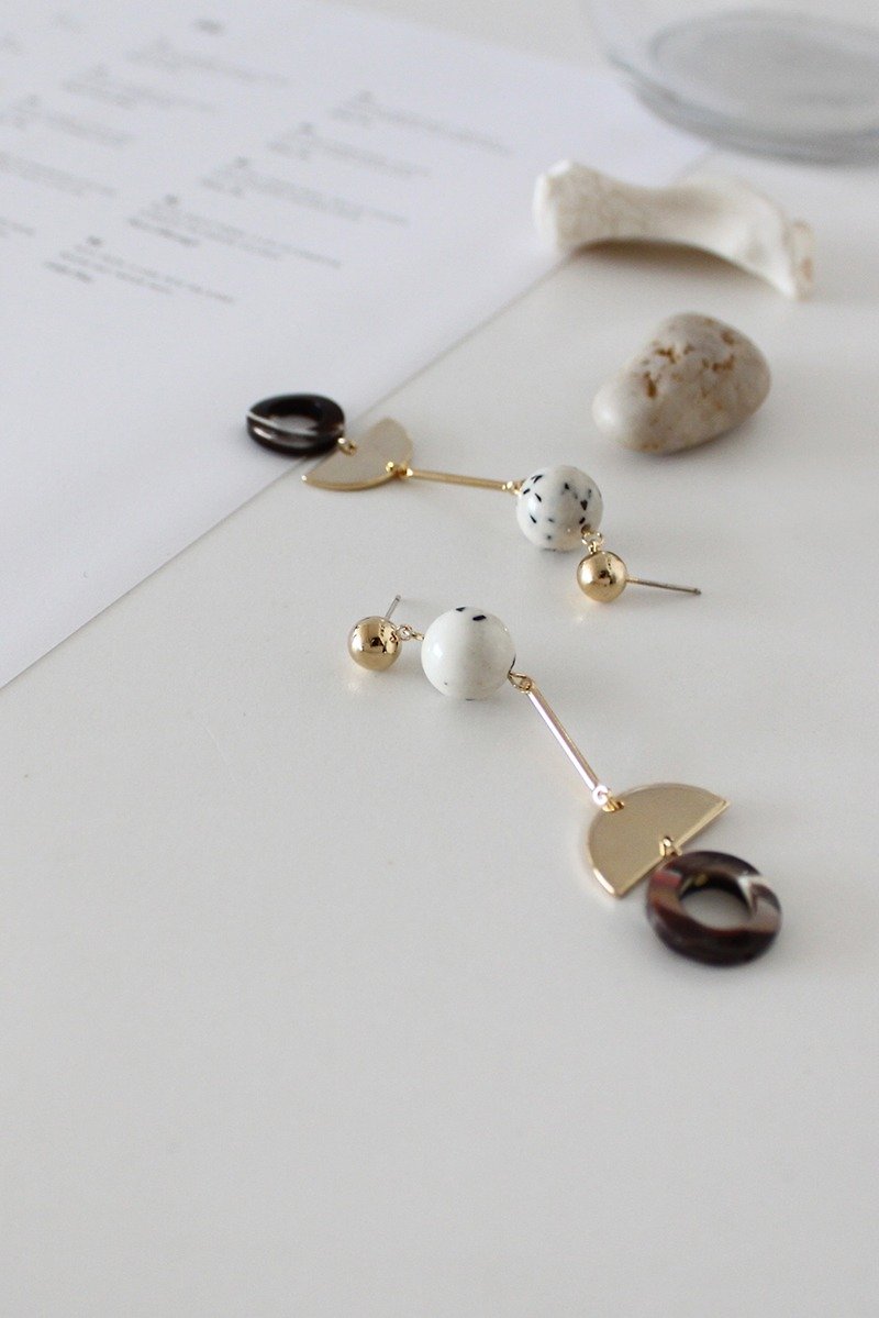 [Masii # 3 Dalmatian stone earrings] silver ear pin / clip-made - ต่างหู - โลหะ สีนำ้ตาล