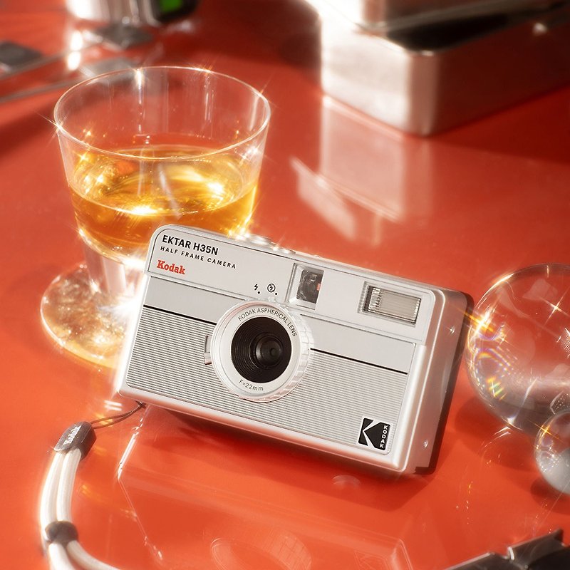 [Kodak] Retro film camera half frame H35N striped silver - Cameras - Plastic Green