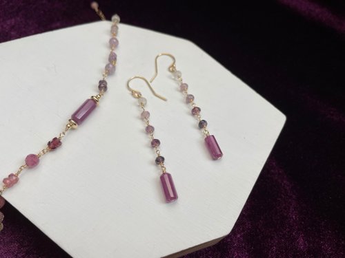 68 Jewellery｜純銀。天然石。輕珠寶 //漸變尖晶紅寶石耳環// 14KGF 注金 天然石手作 七月誕生石