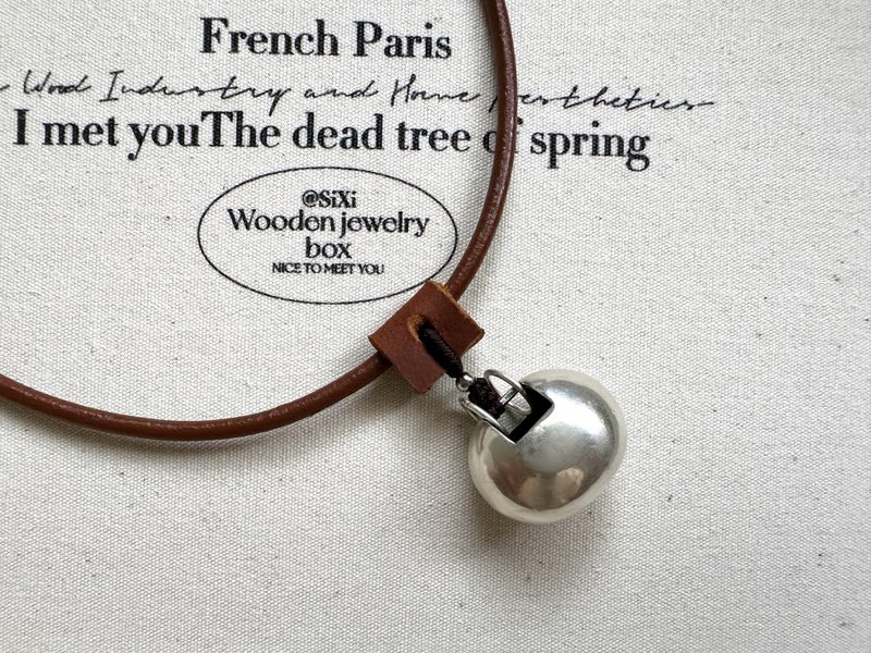 Smooth safety lock leather cord design - Necklaces - Silver 