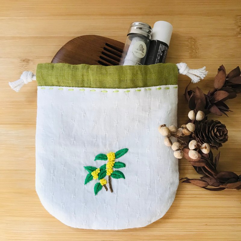 手工刺繡 桂花 白色提花棉 小束口袋 - 索繩袋/束口袋 - 棉．麻 白色