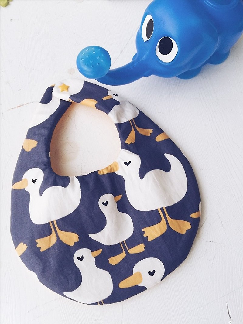 Hairmo love goose handmade baby bib / saliva towel-round version (blue-violet) - ผ้ากันเปื้อน - ผ้าฝ้าย/ผ้าลินิน สีน้ำเงิน