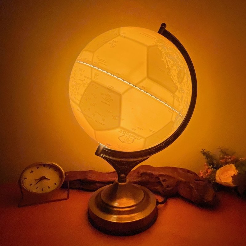 Early football pattern globe touch lamp - ของวางตกแต่ง - โลหะ 