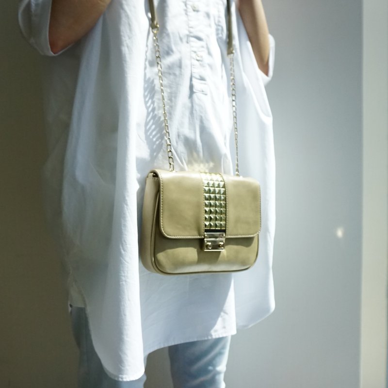 Square Khaki Italian Leather Cross Body Bag - กระเป๋าแมสเซนเจอร์ - หนังแท้ สีกากี