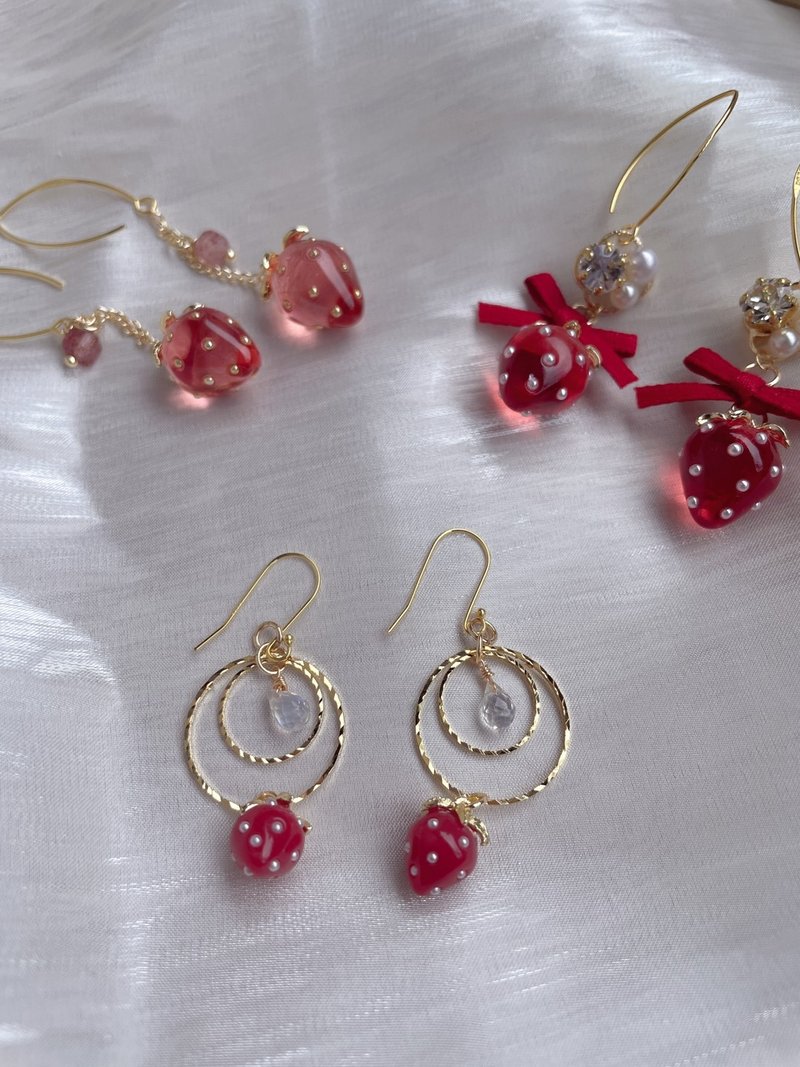 Ariel's handmade//strawberry series crystal Stone/strawberry crystal/moonstone/bowknot earrings can be changed to clip type - Earrings & Clip-ons - Other Metals White