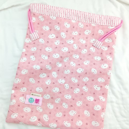 QQ rabbit 手工嬰幼兒精品 彌月禮盒 免費繡名字。粉紅兔兔-2款可選。束口袋 尿布袋 衣物袋