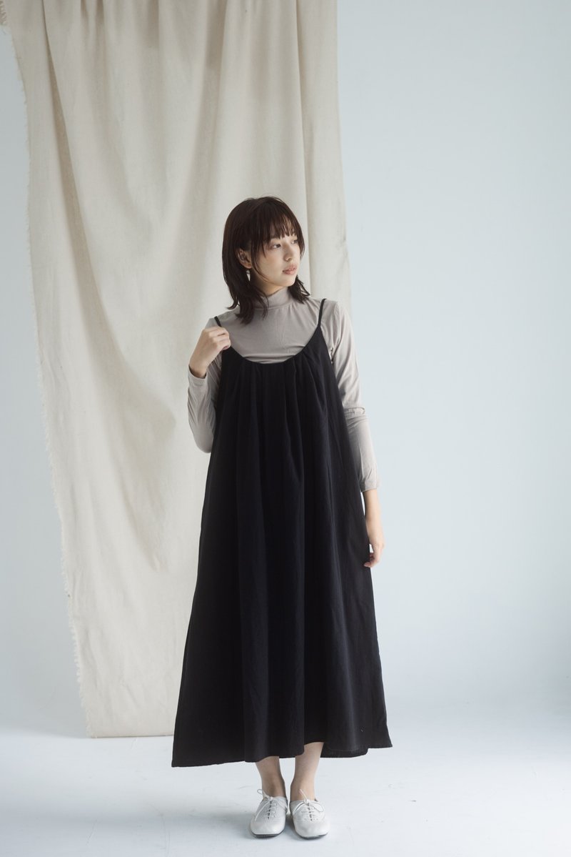 細肩帶純棉抓皺洋裝_黑 - 洋裝/連身裙 - 棉．麻 黑色