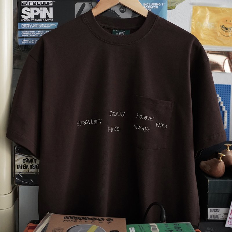 寬松短袖口袋T恤 絲網印花字母夏季圓領TEE 棕色藍色綠色 - 男 T 恤 - 棉．麻 咖啡色