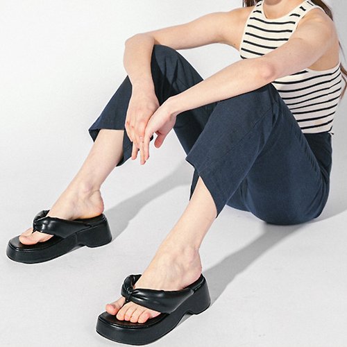MACMOC PRE-ORDER 韓國人手製 MACMOC Wiggle 涼鞋 BLACK