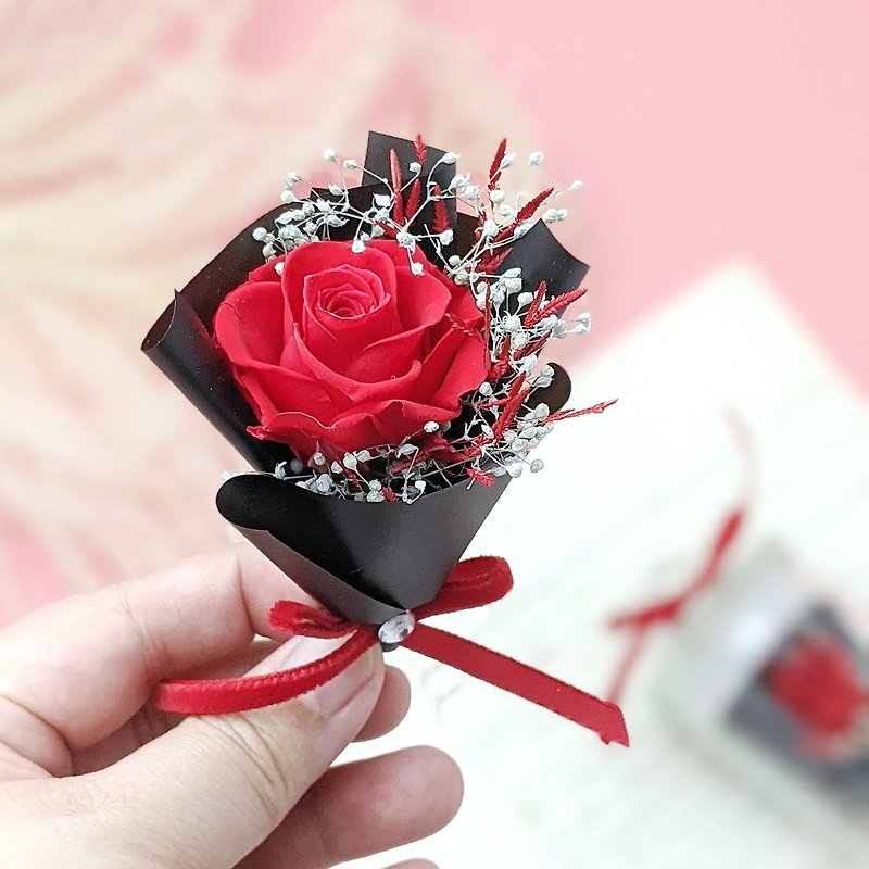 Mini bottle eternal bouquet - You are my only red rose Christmas gift - ช่อดอกไม้แห้ง - พืช/ดอกไม้ สีแดง