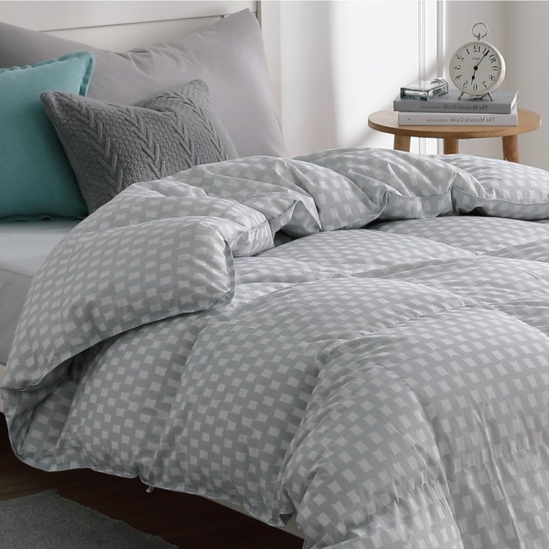 Single/winter moon quilt/good storage, machine washable, no need for quilt cover, super warm quilt - plaid gray - ผ้าห่ม - ขนของสัตว์ปีก 