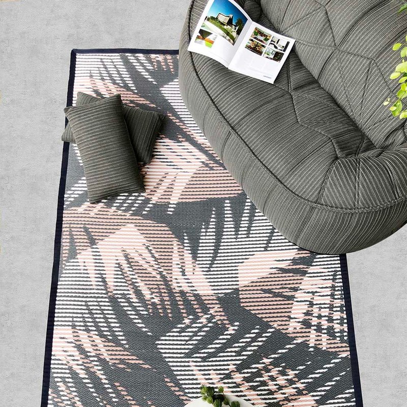 PDM | HIDEAWAY Woven Mat M (Leaf Shadow Gray) - พรมปูพื้น - วัสดุกันนำ้ สีเทา