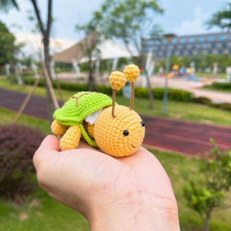 Buzzy the Turtle - 手工烏龜殼 Buzzy Bee 裝飾 - 公仔/玩偶 - 繡線 