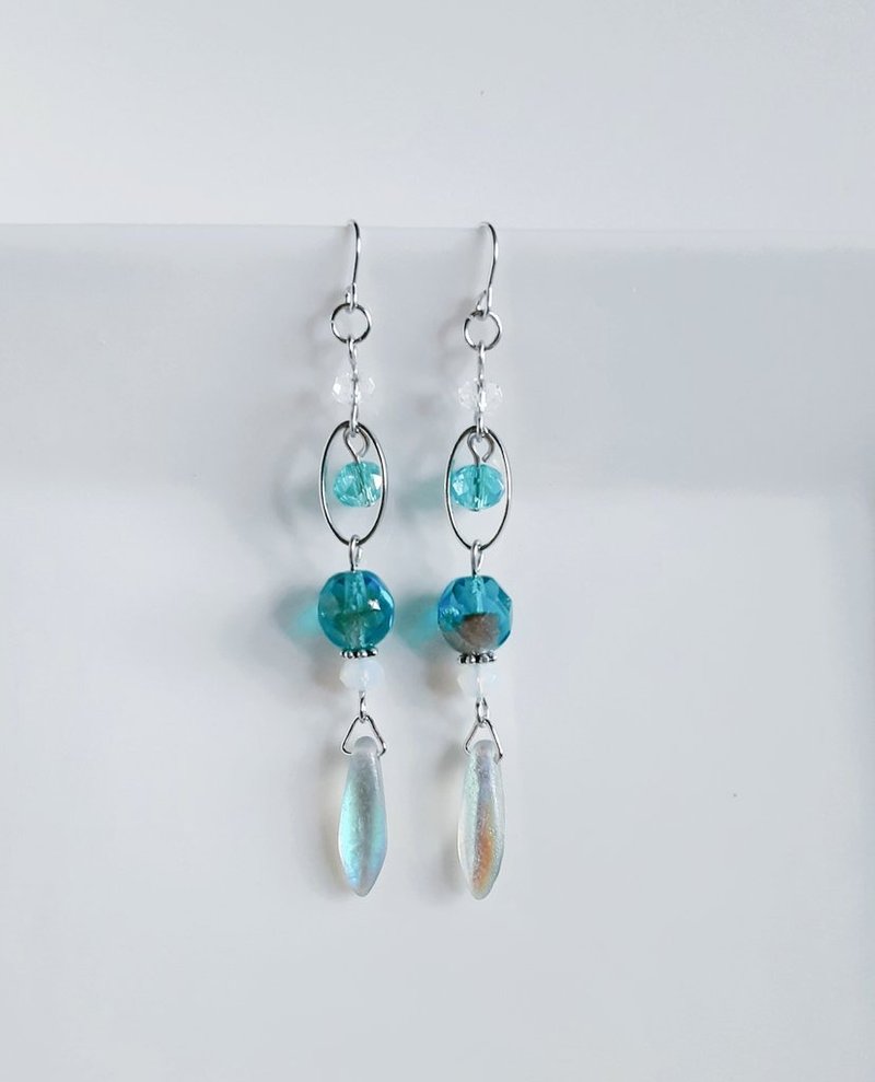 Stylish long earrings made of Czech beads and oval hoops Ocean blue Czech beads Birthday gift Stylish Dangling design Hypoallergenic earrings or Clip-On - ต่างหู - แก้ว สีน้ำเงิน