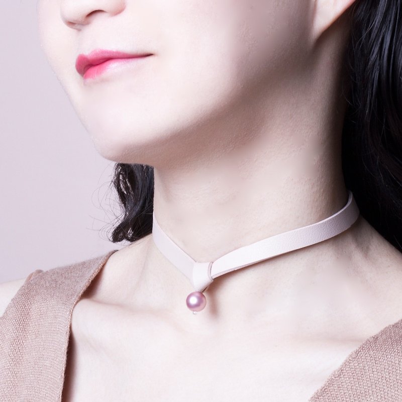 YUNSUO-original design-pink leather and crystal pearl chocker - สร้อยคอ - หนังแท้ สึชมพู