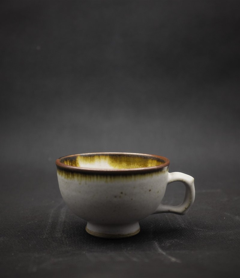 S&M 手作りコーヒーカップ - グラス・コップ - 陶器 カーキ