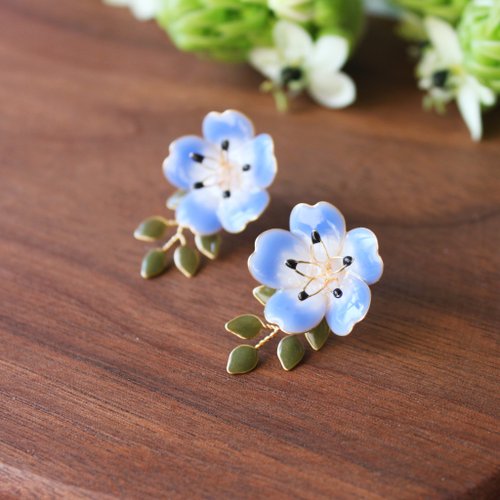 Oli studio 【粉蝶花耳環】森林粉蝶花耳環 漸層晴空藍色 銅線樹脂 耳環/耳夾