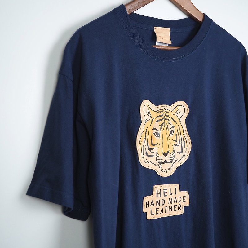 Artistic leather patch short sleeve T-shirt/tiger - Women's T-Shirts - Cotton & Hemp Multicolor