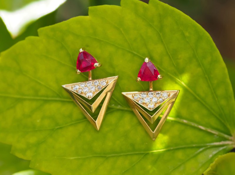 14k gold earrings studs with rubies and diamonds. - 耳環/耳夾/耳骨夾 - 貴金屬 橘色