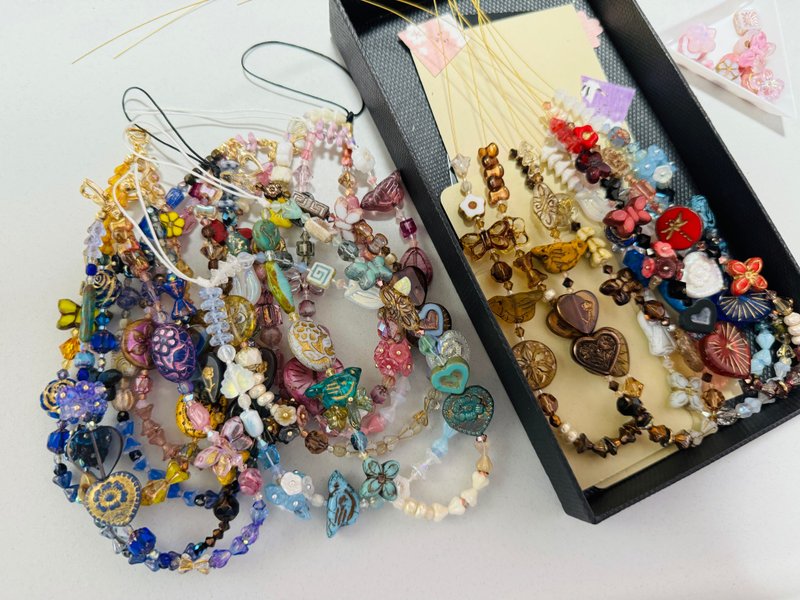 Bhakti Deva客人專屬客制商品捷克琉璃手機鏈 - 吊飾/掛飾 - 琉璃 多色