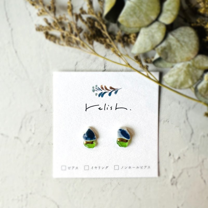 [Resale] Green Seagrass Sea Pottery Kintsugi Earrings Non-pierced Earrings Green Gold Blue White Pottery Ceramic Japanese Small Simple - Earrings & Clip-ons - Pottery Green