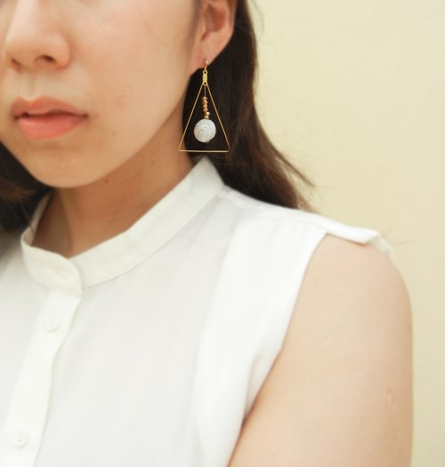 COUCOUBIRD咕咕 *coucoubird*墨紋黃銅大三角耳環