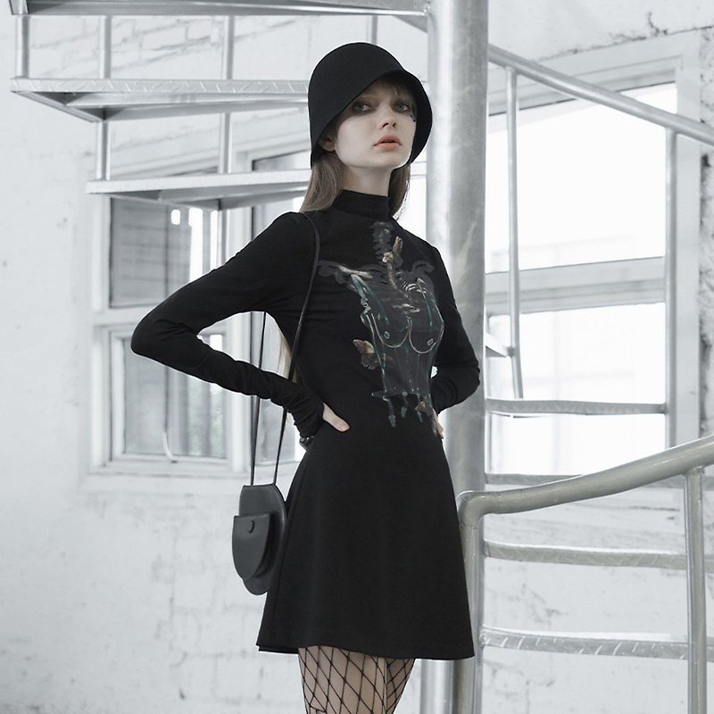 Cyberpunk look back inside photo dress - ชุดเดรส - วัสดุอื่นๆ สีดำ