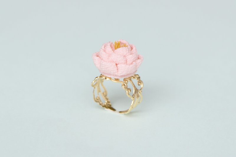 Camellia ring pink kimono pure silk ring knob work Japanese yukata kimono round rose rose rose jade rose - แหวนทั่วไป - ผ้าไหม สึชมพู