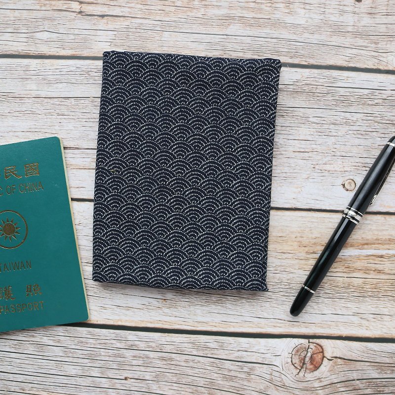 [Aizen] Passport cover, passport holder, Japan-made limited edition pure cotton fabric handmade - Passport Holders & Cases - Cotton & Hemp Blue