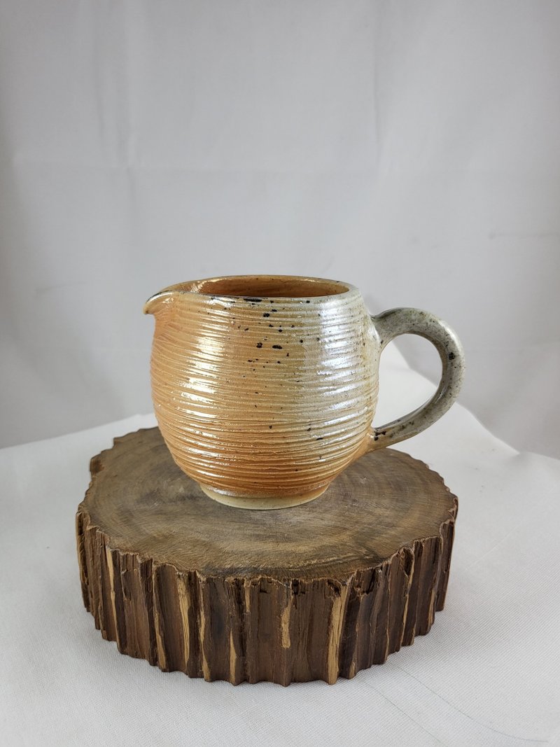 柴燒金銀彩自然落灰茶海公杯 - 茶壺/茶杯/茶具 - 陶 金色