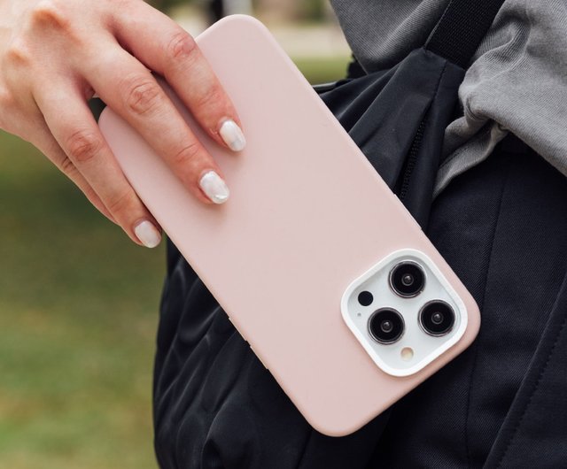 iPhone 15 silicone cases: new colors, hands on