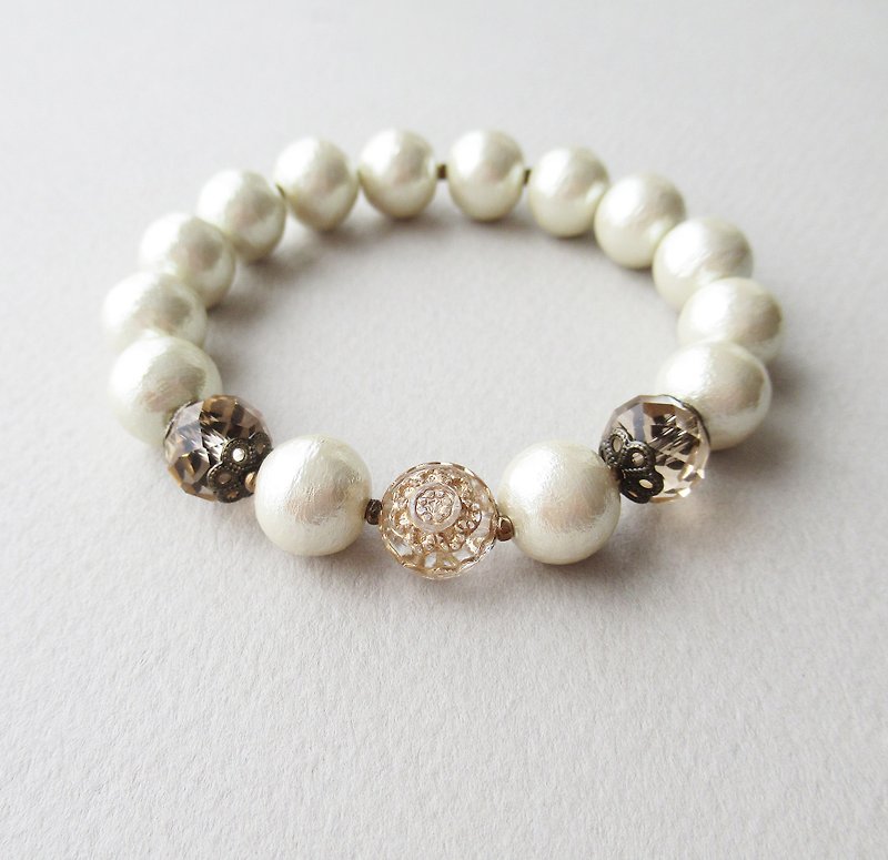 Cotton pearl classical style bracelet - สร้อยข้อมือ - ผ้าฝ้าย/ผ้าลินิน ขาว