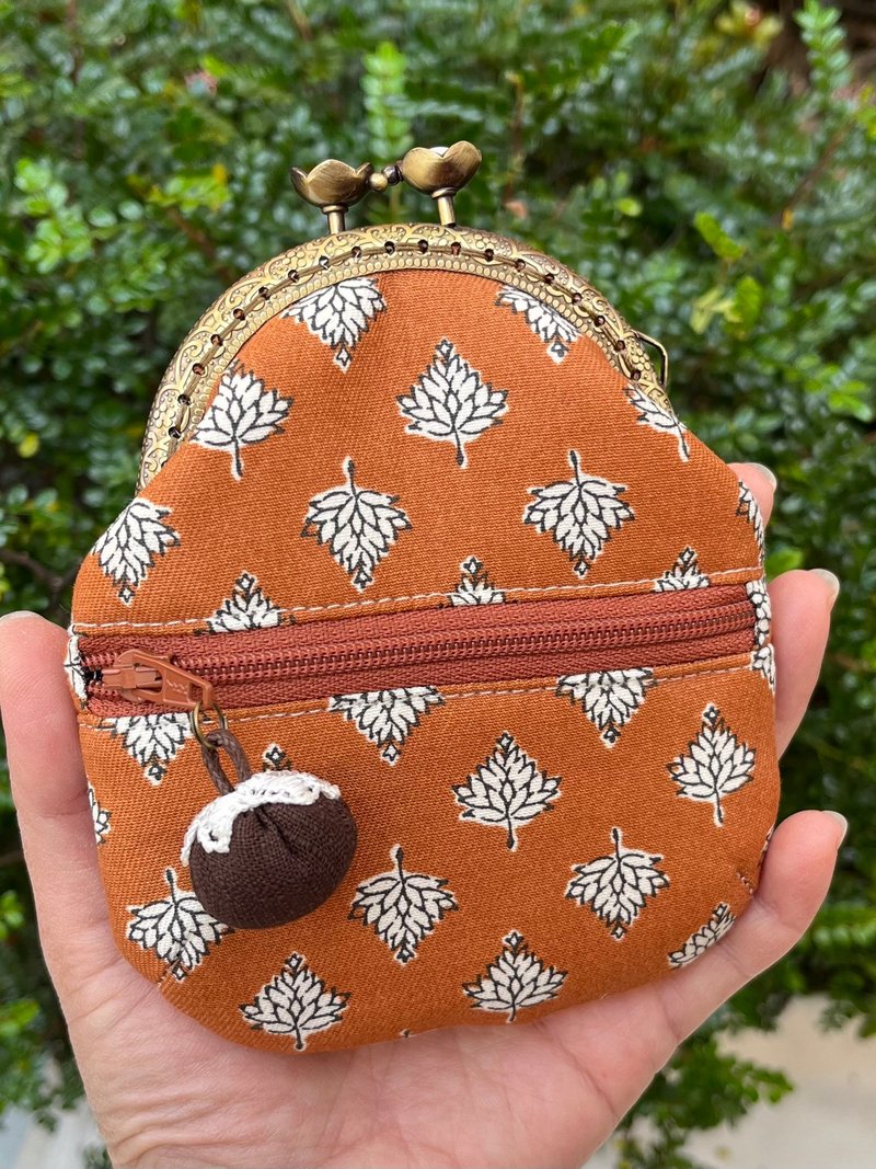 Little Dudu Bead Flower Kiss Lock Bag-Nuan Nuan Retro Little Palm - Coin Purses - Cotton & Hemp 