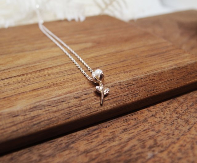 MIKIMOTO ミキモト ルーペパールネックレス 花柄　シルバーカラー MIKIMOTO ミキモト ルーペパールネックレス 花柄 シルバーカラー