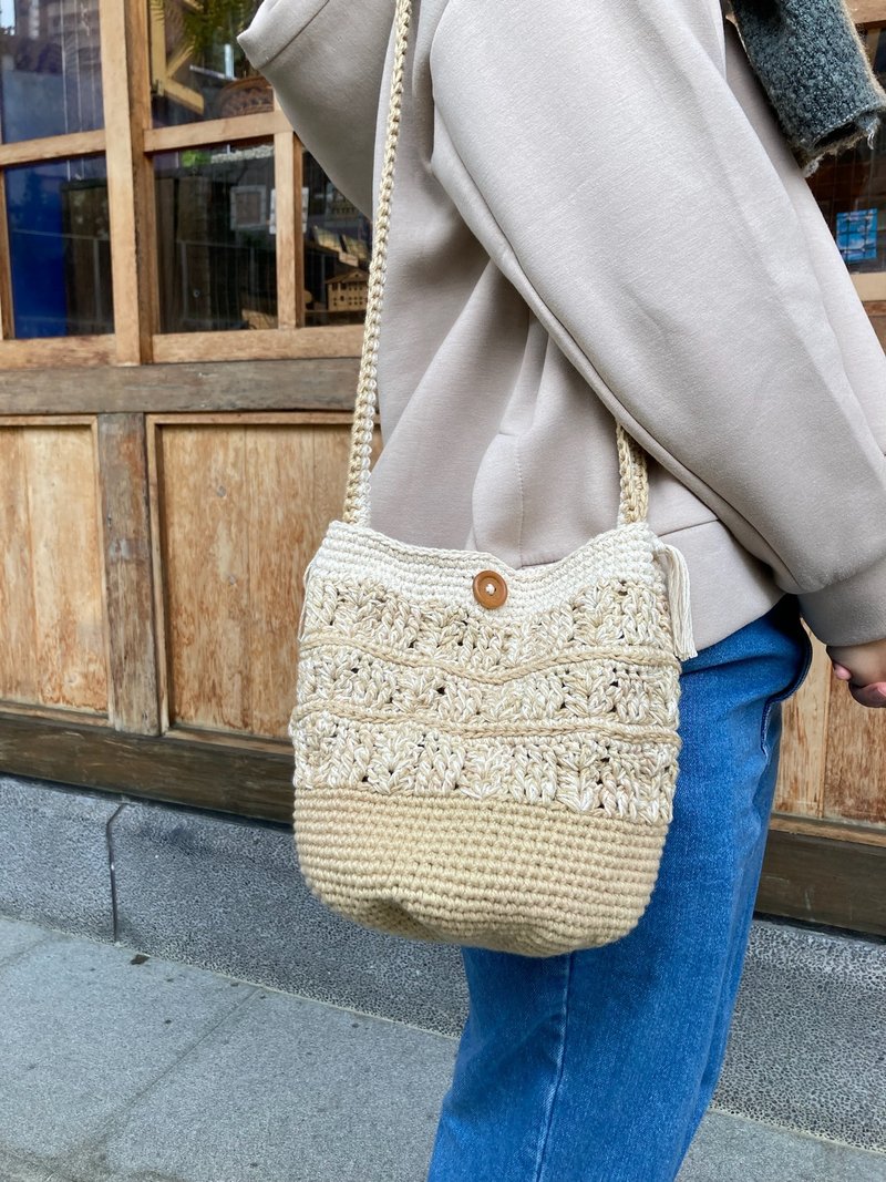 Large bucket bag handwoven bag crossbody bag - Messenger Bags & Sling Bags - Cotton & Hemp White