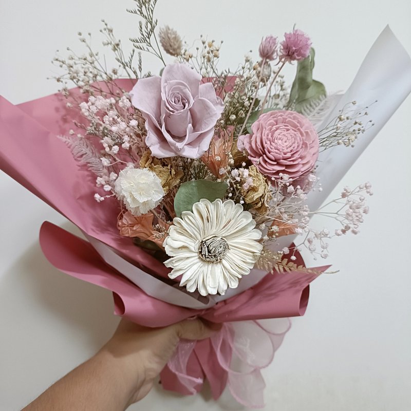 Pink rose eternal dry bouquet wedding proposal confession bouquet outdoor shooting anniversary teacher's day birthday exchange - ช่อดอกไม้แห้ง - พืช/ดอกไม้ หลากหลายสี