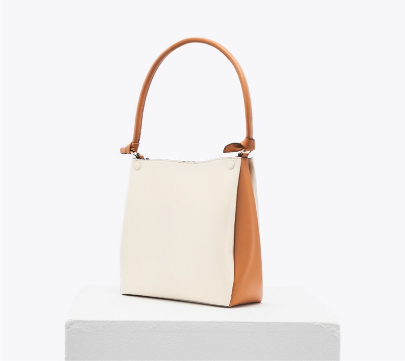 Mini Two-Tone Tote 素皮革 手提包 側背包 斜背包 米白色x淺棕色 - 手提包/手提袋 - 人造皮革 白色