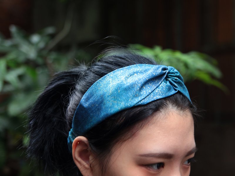 Reproduction Van Gogh starry blue gilding point handmade cross elastic band Starry Starry NightGold foil stampingCottonTaiwa - Hair Accessories - Cotton & Hemp Blue