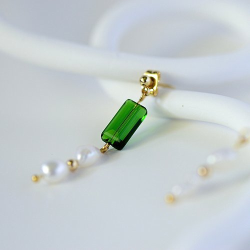 JMO Design 優雅翡翠綠施華水晶天然珍珠輕奢輕復古耳環耳飾品朋友禮物