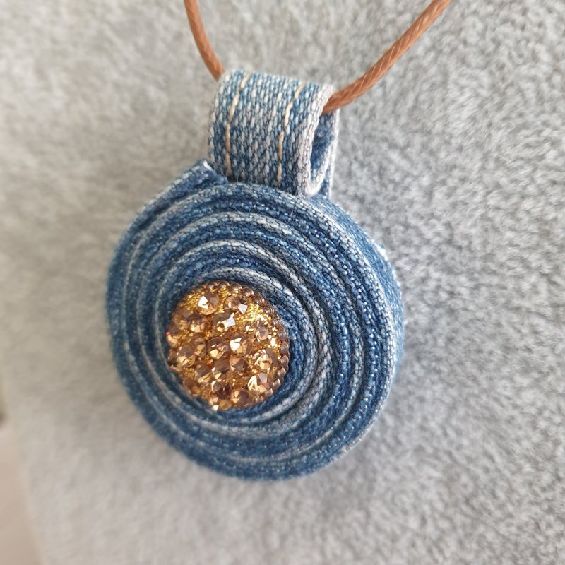 Recycled denim pendant Jeans pendant - 項鍊 - 其他金屬 藍色