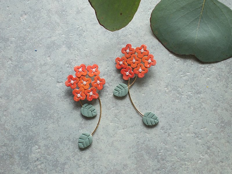 Earrings with leaf charm / sunset color / orange - Earrings & Clip-ons - Clay Orange