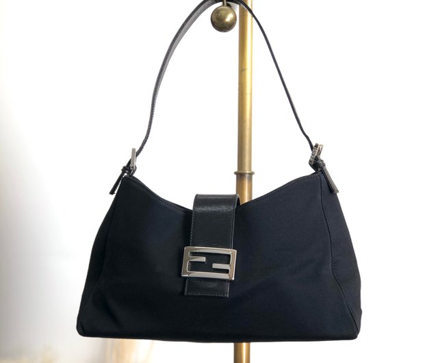 日本直送名牌中古包】FENDI フェンディマンマバケットショルダー