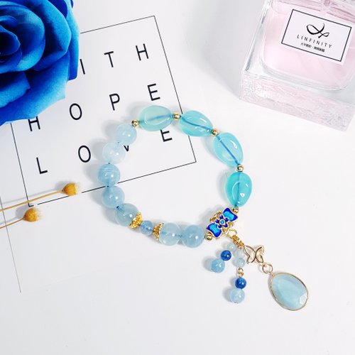 アクアマリン、ブルー、石、エナメルの喉チャクラエネルギー