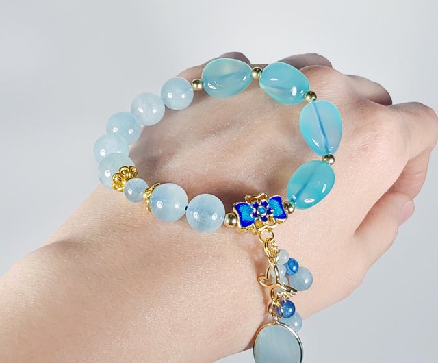 アクアマリン、ブルー、石、エナメルの喉チャクラエネルギー