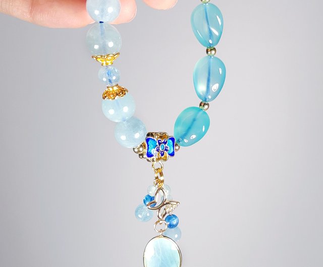 アクアマリン、ブルー、石、エナメルの喉チャクラエネルギー