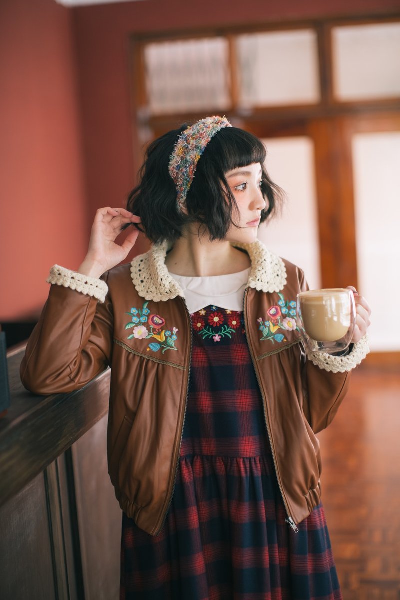 ：EMPHASIZE 多way花刺繡毛領袖皮衣外套 - 女大衣/外套 - 真皮 咖啡色