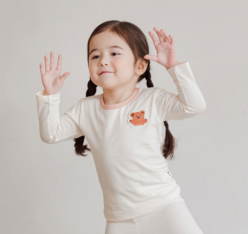 Milk White Shy Bear-Modal Yunrouyi 2.0 Long Sleeve Korean Children's Clothing-K50209 - เสื้อยืด - ผ้าฝ้าย/ผ้าลินิน ขาว