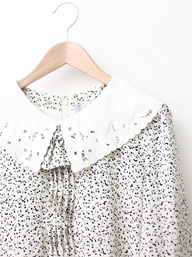 【RE0809D1294】夏日本製復古甜美大翻領碎花奶白色長袖古著洋裝 - 連身裙 - 聚酯纖維 白色